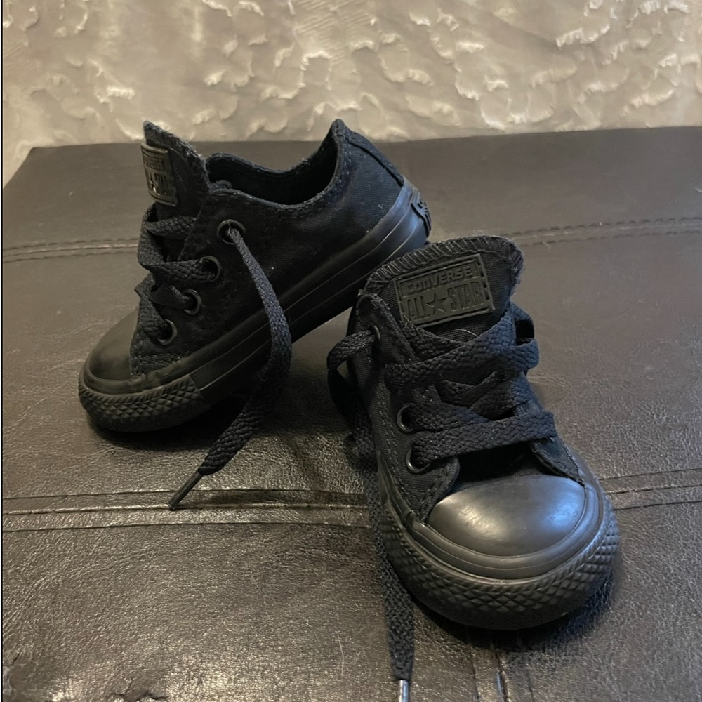 Kids lace up converse sneakers